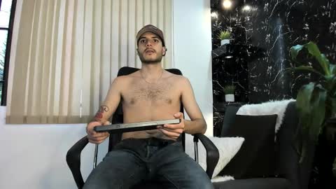 R A F A E L online show from 11-20-25, 09:47