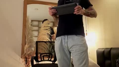 R A F A E L online show from 02-17-26, 08:48