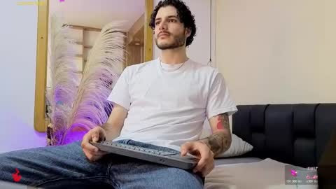 R A F A E L online show from 02-21-26, 08:54