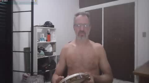 Snapshot of rafaelsel chatting on 10-16-25, 11:39 Big Uncle Jungle online show from 10-16-25, 11:39