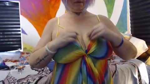 RainbowNLucky online show from 11-12-25, 06:41