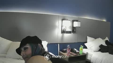 Snapshot of rainbowbright1887 chatting on 12-14-25, 10:31 rainbowbright1887 online show from 12-14-25, 10:31