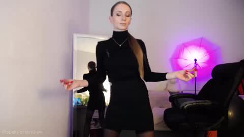 Call me Lei online show from 10-26-25, 04:13