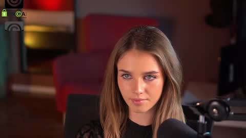 Raisa online show from 09-29-25, 06:13