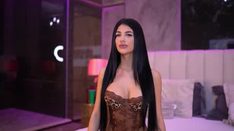 Raisa online show from 01-17-26, 04:11