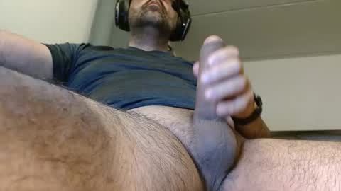 Snapshot of ramblmn chatting on 12-31-24, 03:34 ramblmn online show from 12-31-24, 03:34