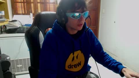 Ramiro online show from 10-12-25, 01:54