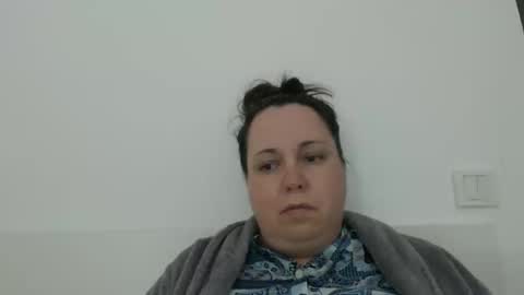 Snapshot of ramosjan chatting on 12-14-25, 05:18 Rachel Gabrini online show from 12-14-25, 05:18