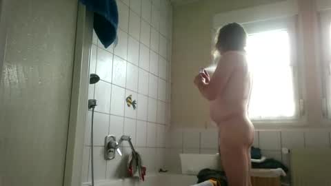 Snapshot of ramteichj chatting on 10-22-25, 02:06 ramteichj online show from 10-22-25, 02:06