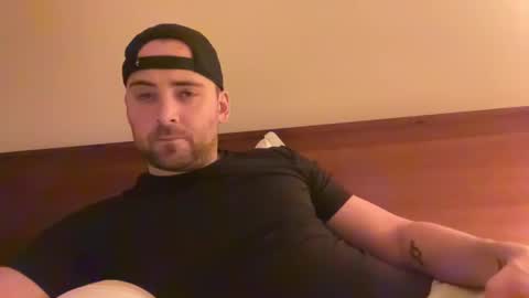 Snapshot of randomdude5950 chatting on 02-14-25, 01:45 randomdude5950 online show from 02-14-25, 01:45