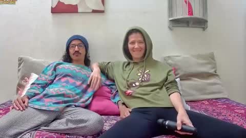 Snapshot of randomshuffle chatting on 02-09-25, 03:23 MR DJ Randomshuffle friends playing with sexual energy live - OMG we are back online show from 02-09-25, 03:23