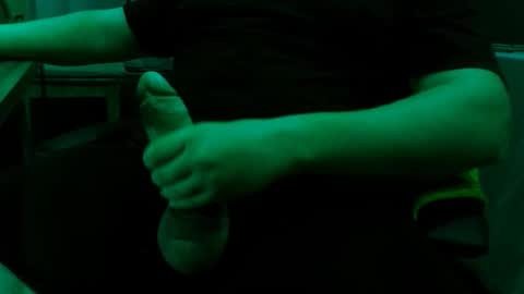 Snapshot of rapaces49 chatting on 09-30-25, 03:28 Raptor online show from 09-30-25, 03:28