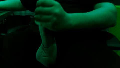 Snapshot of rapaces49 chatting on 10-26-25, 01:39 Raptor online show from 10-26-25, 01:39