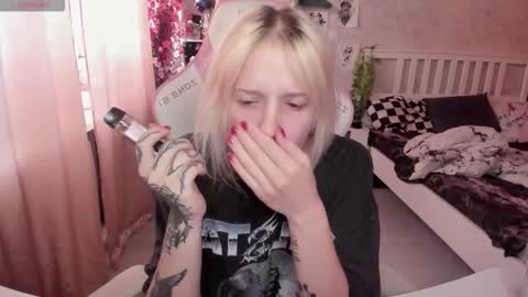 Rapunzel online show from 10-08-25, 01:31