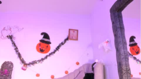 Raquel online show from 10-29-25, 09:49