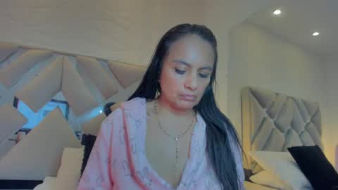 Raquel Moore  online show from 03-12-25, 11:42