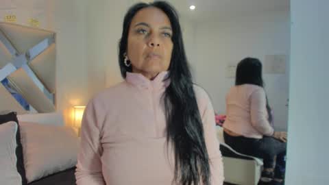 Raquel Moore  online show from 12-03-25, 11:30