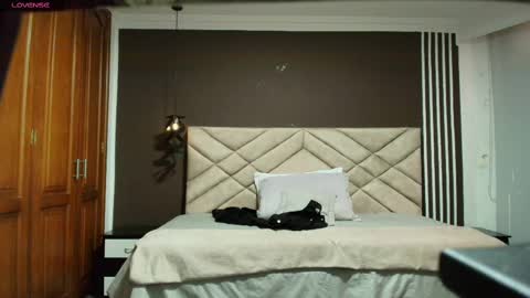 Raquel online show from 02-25-25, 11:41