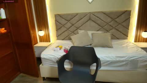 Raquel online show from 02-06-26, 12:08