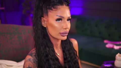 Raquelle online show from 01-02-25, 10:01