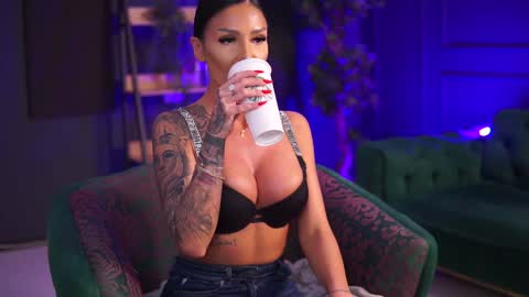 Raquelle online show from 01-23-25, 09:50