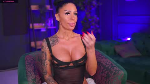 Raquelle online show from 01-27-25, 08:49