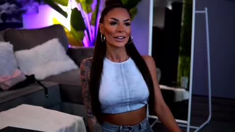 Raquelle online show from 10-03-25, 09:06