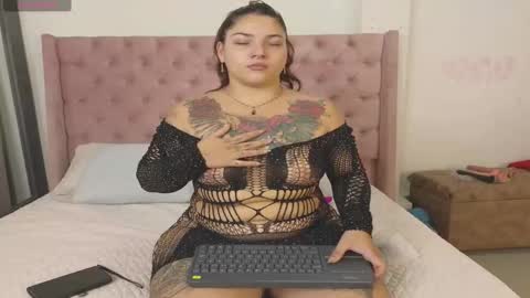 Snapshot of raven_noctis_ chatting on 02-08-26, 01:25 Raven online show from 02-08-26, 01:25