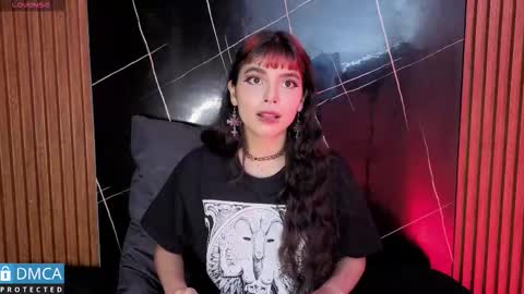 Snapshot of raven_rox_ chatting on 11-24-25, 03:39 raven_rox_ online show from 11-24-25, 03:39