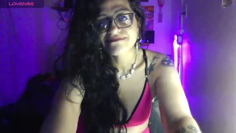 Snapshot of ravenandsin chatting on 01-28-25, 12:05 Raven online show from 01-28-25, 12:05