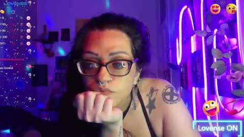 Snapshot of ravenandsin chatting on 10-02-25, 11:45 Raven online show from 10-02-25, 11:45