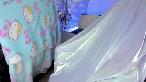 ravencollen online show from 10-17-25, 08:33