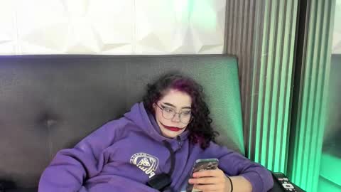 Snapshot of ravensinferno chatting on 10-31-25, 06:09 ravensinferno online show from 10-31-25, 06:09