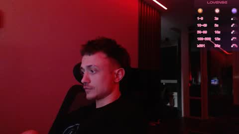 Snapshot of ravine_doleg chatting on 09-26-25, 12:03 Alex Nash online show from 09-26-25, 12:03