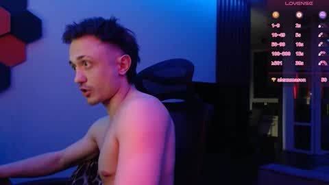 Snapshot of ravine_doleg chatting on 10-09-25, 11:47 Alex Nash online show from 10-09-25, 11:47