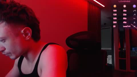 Snapshot of ravine_doleg chatting on 10-15-25, 09:15 Alex Nash online show from 10-15-25, 09:15