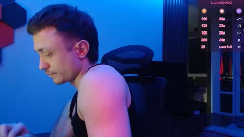 Snapshot of ravine_doleg chatting on 10-22-25, 11:48 Alex Nash online show from 10-22-25, 11:48