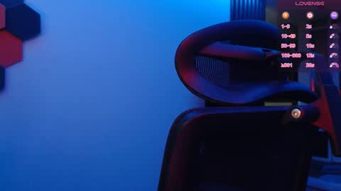 Snapshot of ravine_doleg chatting on 10-24-25, 01:57 Alex Nash online show from 10-24-25, 01:57