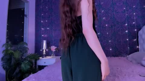 Snapshot of rawdare chatting on 09-15-25, 07:03 Lillian online show from 09-15-25, 07:03