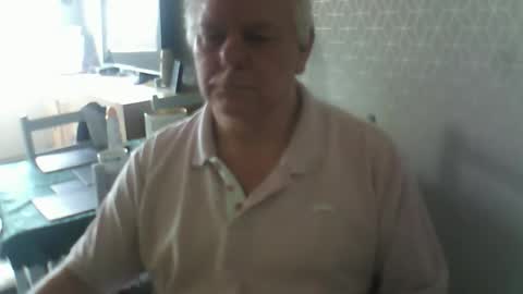 Snapshot of ray47 chatting on 10-21-25, 11:55 ray47 online show from 10-21-25, 11:55