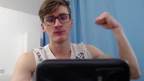 Snapshot of ray_booy chatting on 10-13-25, 07:52 Ray Booy online show from 10-13-25, 07:52