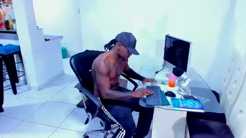 Snapshot of ray_long222 chatting on 01-18-25, 02:25 ray_long222 online show from 01-18-25, 02:25