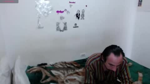 Snapshot of ray_naomi chatting on 01-15-26, 08:45 ask us online show from 01-15-26, 08:45