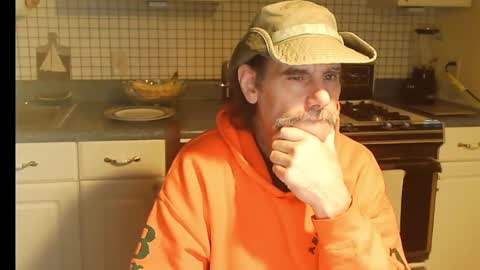 Ray online show from 11-12-25, 10:37