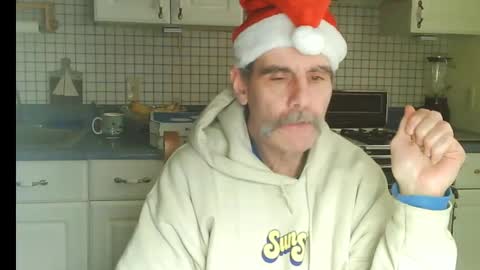 Snapshot of raylene4u2 chatting on 12-21-25, 09:11 Ray online show from 12-21-25, 09:11