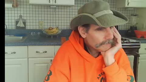 Snapshot of raylene4u2 chatting on 02-08-26, 03:15 Ray online show from 02-08-26, 03:15