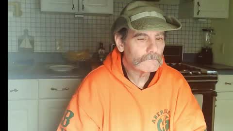 Snapshot of raylene4u2 chatting on 02-10-26, 09:02 Ray online show from 02-10-26, 09:02