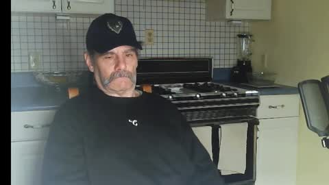 Snapshot of raylene4u2 chatting on 02-13-26, 09:05 Ray online show from 02-13-26, 09:05