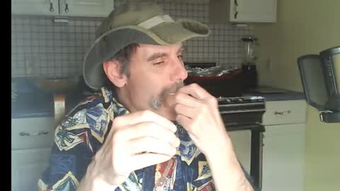 Snapshot of raylene4u2 chatting on 02-26-26, 10:09 Ray online show from 02-26-26, 10:09