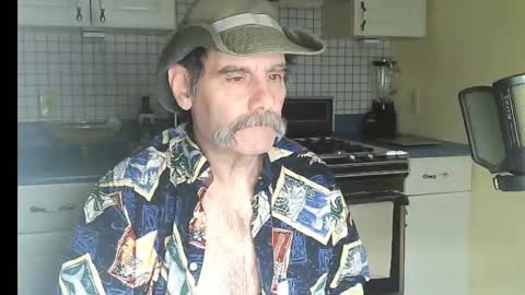 Snapshot of raylene4u2 chatting on 02-28-26, 10:16 Ray online show from 02-28-26, 10:16